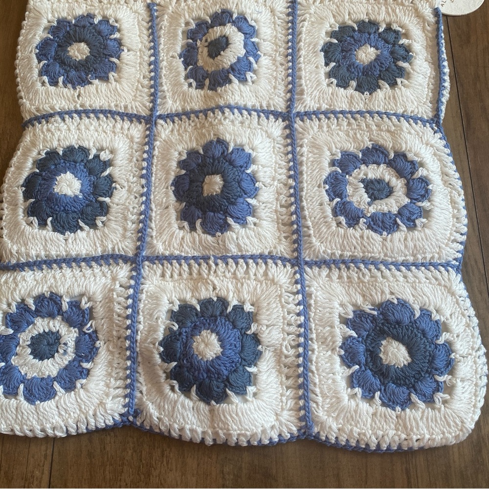Altar’d State Blue & White Crochet Granny Square Shoulder Bag NWT - Picture 3 of 6